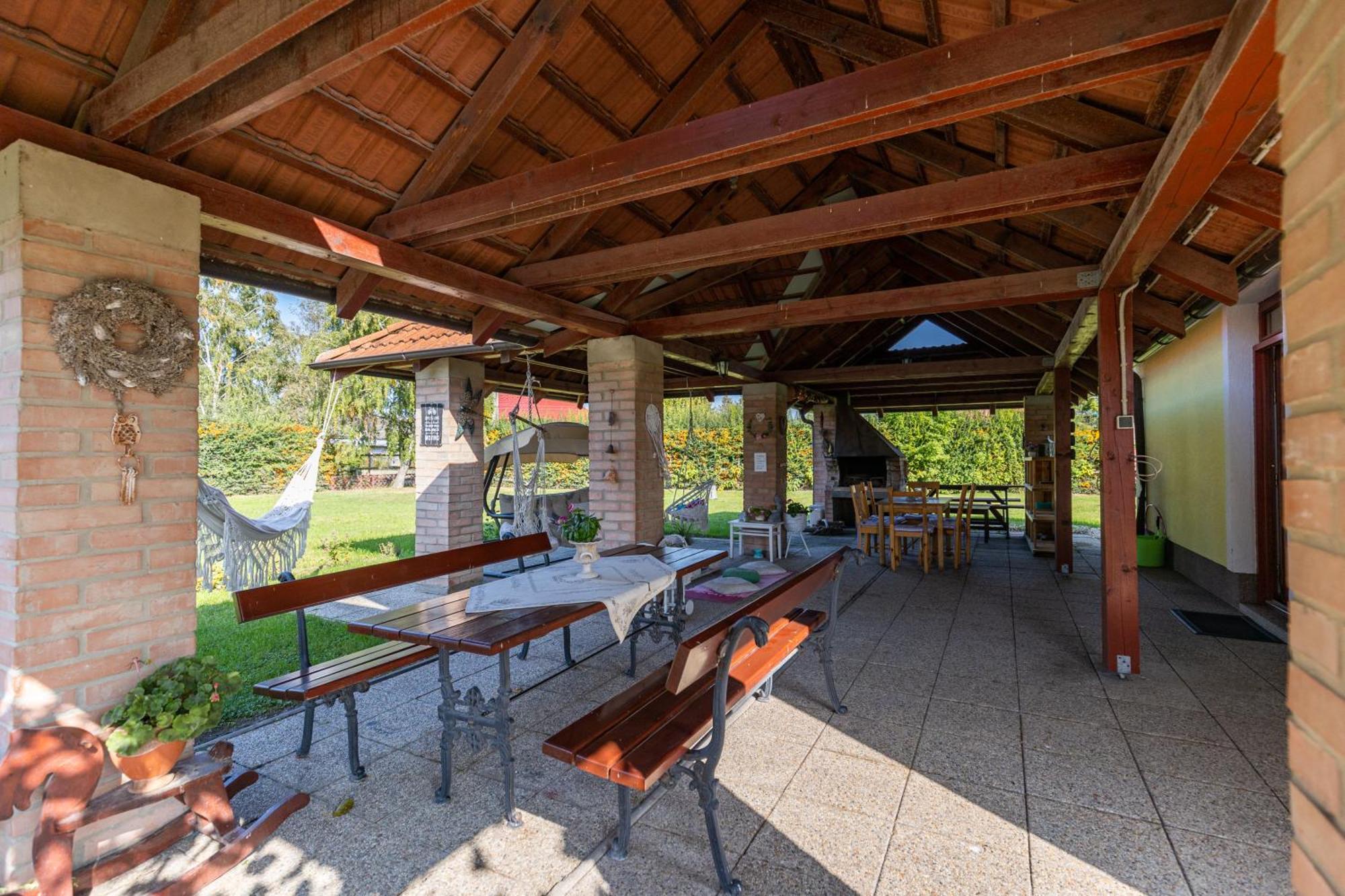 Idylicky Rodinny Penzion Arkadia Pri Dunajskej Cyklotrase Kyselica Exterior photo