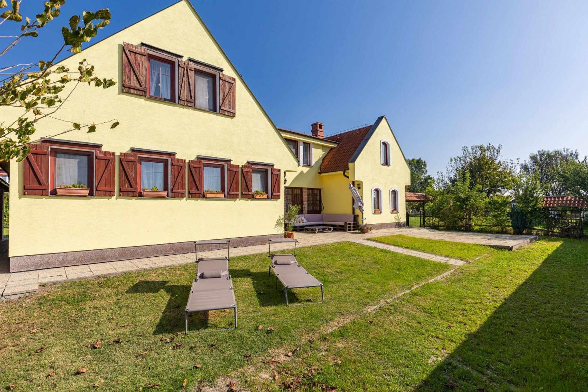Idylicky Rodinny Penzion Arkadia Pri Dunajskej Cyklotrase Kyselica Exterior photo